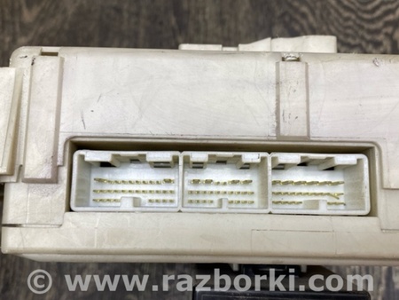 ФОТО Блок запобіжників салон для Toyota Land Cruiser Prado J120 (02-09) Київ