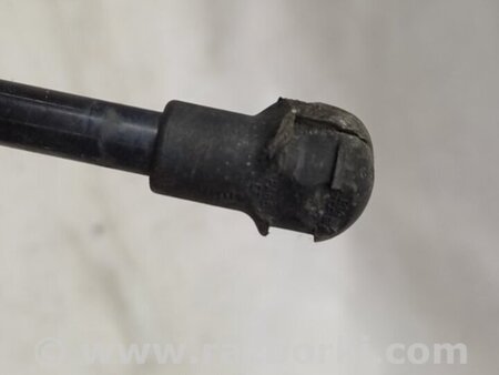 ФОТО Амортизатор кришки багажника для Infiniti M35/M45 Київ