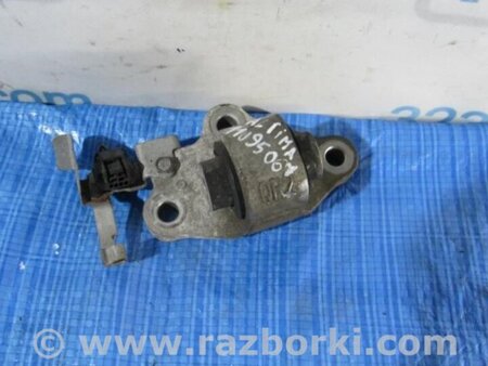 ФОТО кронштейн опори двигуна для Nissan Altima L33 Київ