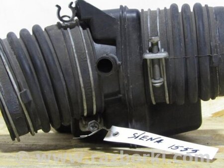 ФОТО Патрубок повітряного фільтра для Toyota Sienna (03-10) Київ