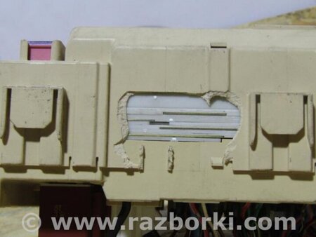 ФОТО Блок запобіжників салон для Toyota Sienna (03-10) Київ