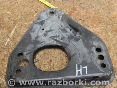 ФОТО Кріплення балки підвіски для Nissan Altima L33 Київ