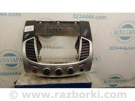 ФОТО Накладка торпедо під магнітолу для Mitsubishi L200 (06-14) Київ