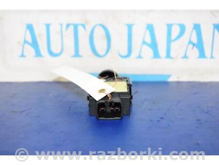 ФОТО Кнопка обігріву заднього скла для Toyota Matrix Київ