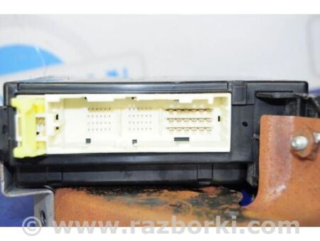 ФОТО Блок запобіжників салон для Toyota Tundra Київ