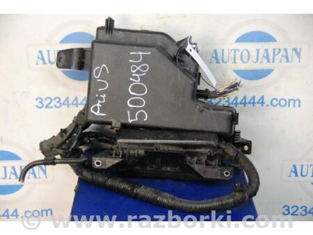 ФОТО Блок запобіжників моторний відсік для Toyota Prius III XW30 (09-15) Київ