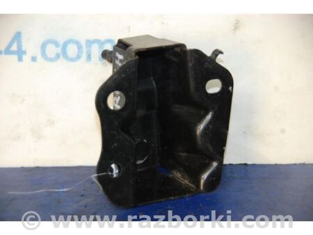 ФОТО Кронштейн підсилювача заднього бампера для Toyota Matrix Київ