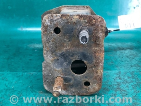 ФОТО Кронштейн підсилювача переднього бампера для Toyota Sequoia (01-07) Київ