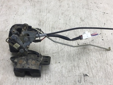 ФОТО Замок кришки багажника для Toyota Corolla E120 (08.2000-02.2007) Київ