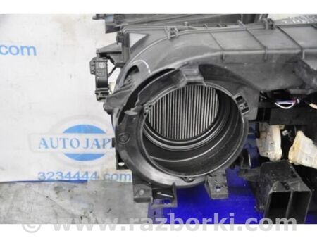 ФОТО Корпус пічки для Toyota Matrix Київ