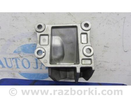 ФОТО Кронштейн двигуна для Infiniti Q60 Київ