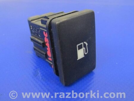 ФОТО Кнопка відкриття лючка бензобака для Lexus CT200 (11-17) Київ