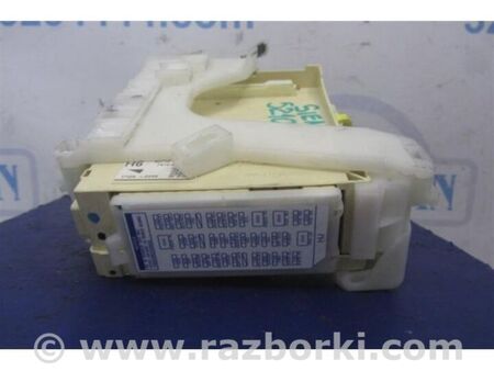 ФОТО Блок запобіжників салон для Toyota Sienna (11-16) Київ