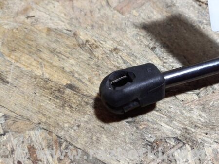 ФОТО Амортизатор скла кришки багажника для Honda Pilot 2 MR-V YF3/4 (08-15) Київ