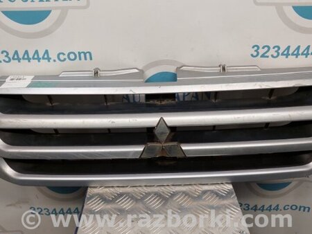ФОТО Решітка радіатора для Mitsubishi Pajero (99-06) Київ