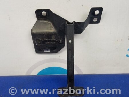 ФОТО Кронштейн замку капота для Mazda 5 CR (2006-2010) Київ
