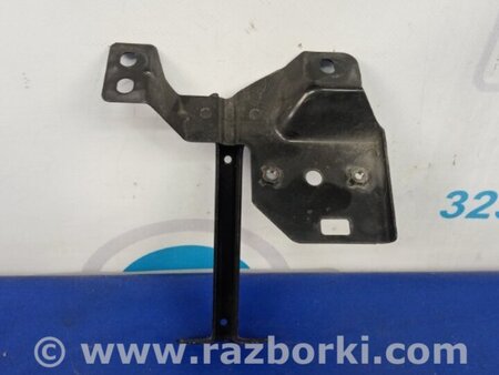 ФОТО Кронштейн замку капота для Mazda 5 CR (2006-2010) Київ