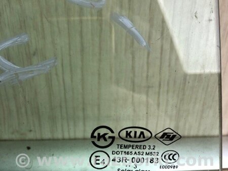 ФОТО Скло дверей глухе для KIA Forte YD (2012-) Київ