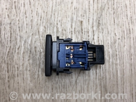 ФОТО Кнопка відкриття багажника внутрішня для Toyota RAV-4 IV (XA40) (12-18) Київ