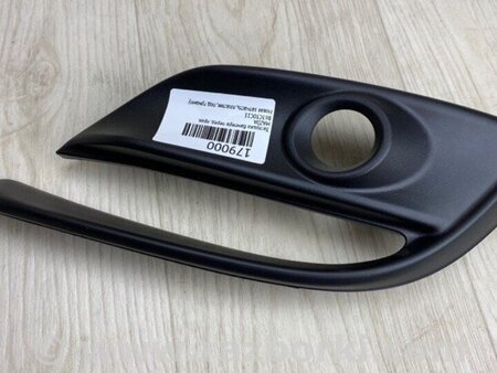 ФОТО Накладка протитуманної фари для Mazda 3 III BM/BN (13-19) Київ