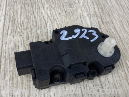 ФОТО Моторчик заслінки пічки для Porsche Cayenne II 958 E2/92A (10-14) Київ