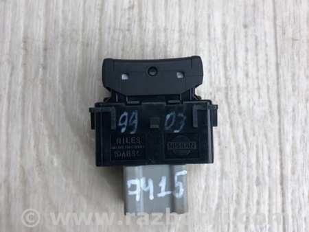 ФОТО Кнопка обігріву сидінь для Nissan Pathfinder R52 (12-21) Київ