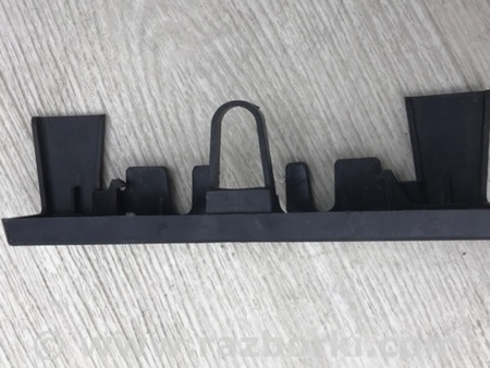 ФОТО Накладка передньої панелі верх для Mazda 3 III BM/BN (13-19) Київ