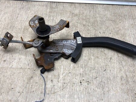 ФОТО Важель стоянкового гальма для KIA Cerato 2 TD (08-12) Київ