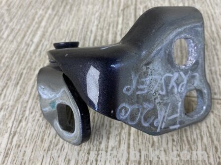 ФОТО Петля двері нижня для Chrysler 200 (2010-2016) Київ