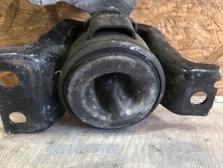 ФОТО Подушка двигуна верхня для Nissan Sentra B17 (12-19) Київ