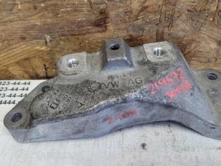 ФОТО Кронштейн крепления КПП для Volkswagen Jetta USA (10-17) Київ