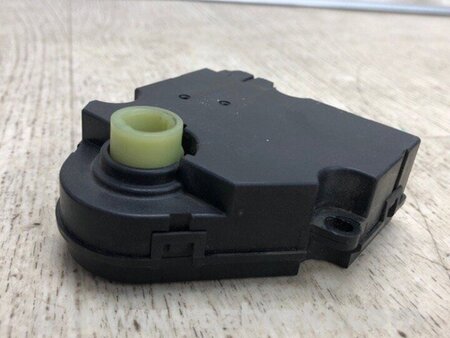 ФОТО Моторчик заслінки пічки для GMC Acadia Київ