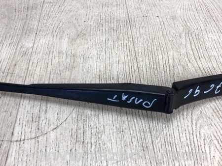 ФОТО Повідець склоочисника передній для Volkswagen Passat B8 (2014-2023) Київ