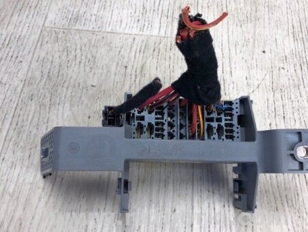 ФОТО Блок запобіжників салон для Jeep Renegade (BU) (2014-) Київ