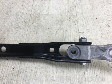 ФОТО кронштейн опори двигуна для Volkswagen Jetta USA (2018-) Київ