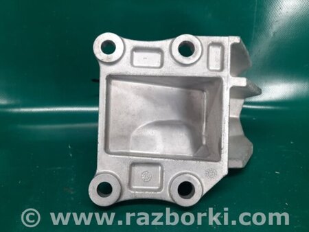 ФОТО Кронштейн двигуна для Infiniti Q50 Київ