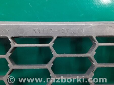 ФОТО Решітка переднього бампера для Toyota Venza Київ