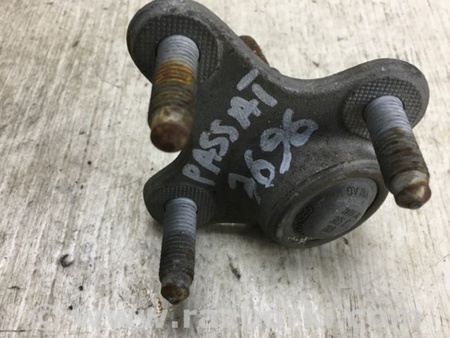 ФОТО Кульова опора для Volkswagen Passat B8 (2014-2023) Київ