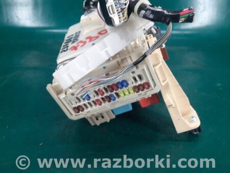 ФОТО Блок запобіжників салон для Toyota Yaris (05-11) Київ