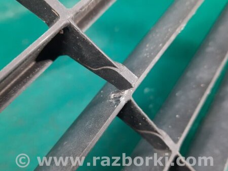 ФОТО Решітка переднього бампера для Toyota Yaris (05-11) Київ