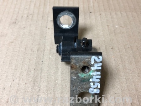 ФОТО Петля двері нижня для Volkswagen Passat B8 (2014-2023) Київ