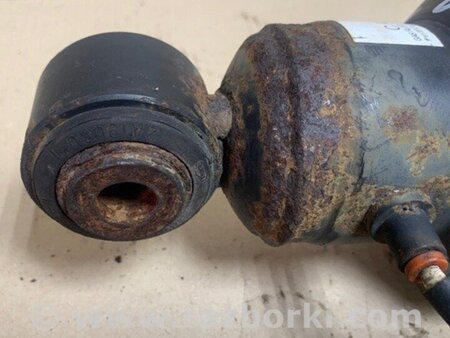 ФОТО Амортизатор для Infiniti QX56 Київ