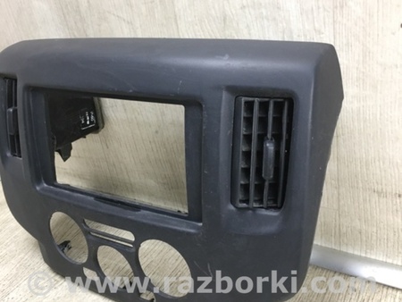 ФОТО Накладка торпедо під магнітолу для Nissan NV200 USA (2013-) Київ
