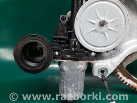 ФОТО Склопідйомник для Toyota Matrix (08-14) Київ