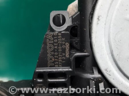 ФОТО Склопідйомник для Toyota Matrix (08-14) Київ