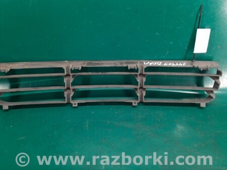 ФОТО Решітка переднього бампера для Volkswagen Bora I A4 1J2/1J6 (98-05) Київ