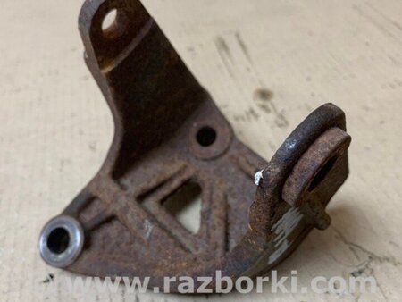 ФОТО Кронштейн двигуна для Mazda MPV Київ