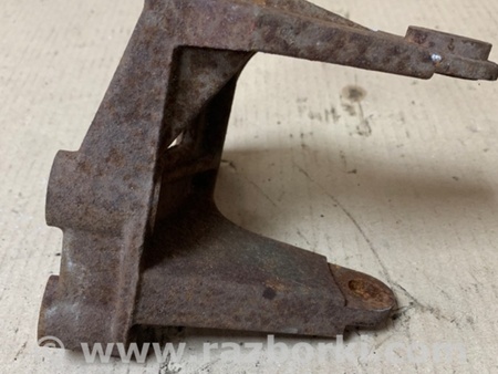 ФОТО Кронштейн двигуна для Mazda MPV Київ