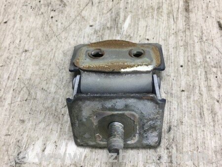 ФОТО Петля кришки багажника для Suzuki Swift Київ