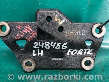 ФОТО Кронштейн крепления КПП для KIA Cerato 2 TD (08-12) Київ